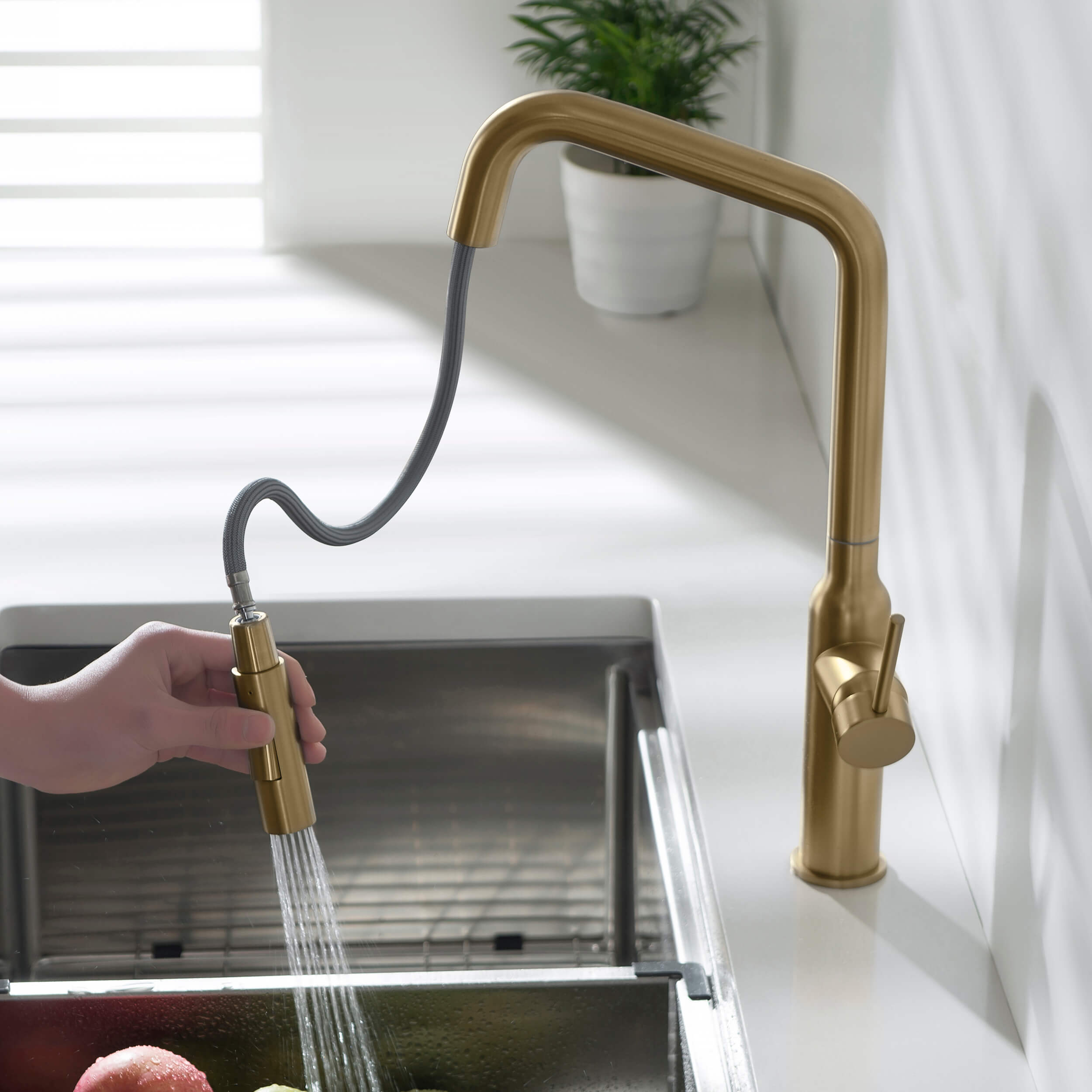 Tampa Single Handle Pull Down Kitchen Sink Faucet - CKF-2007
