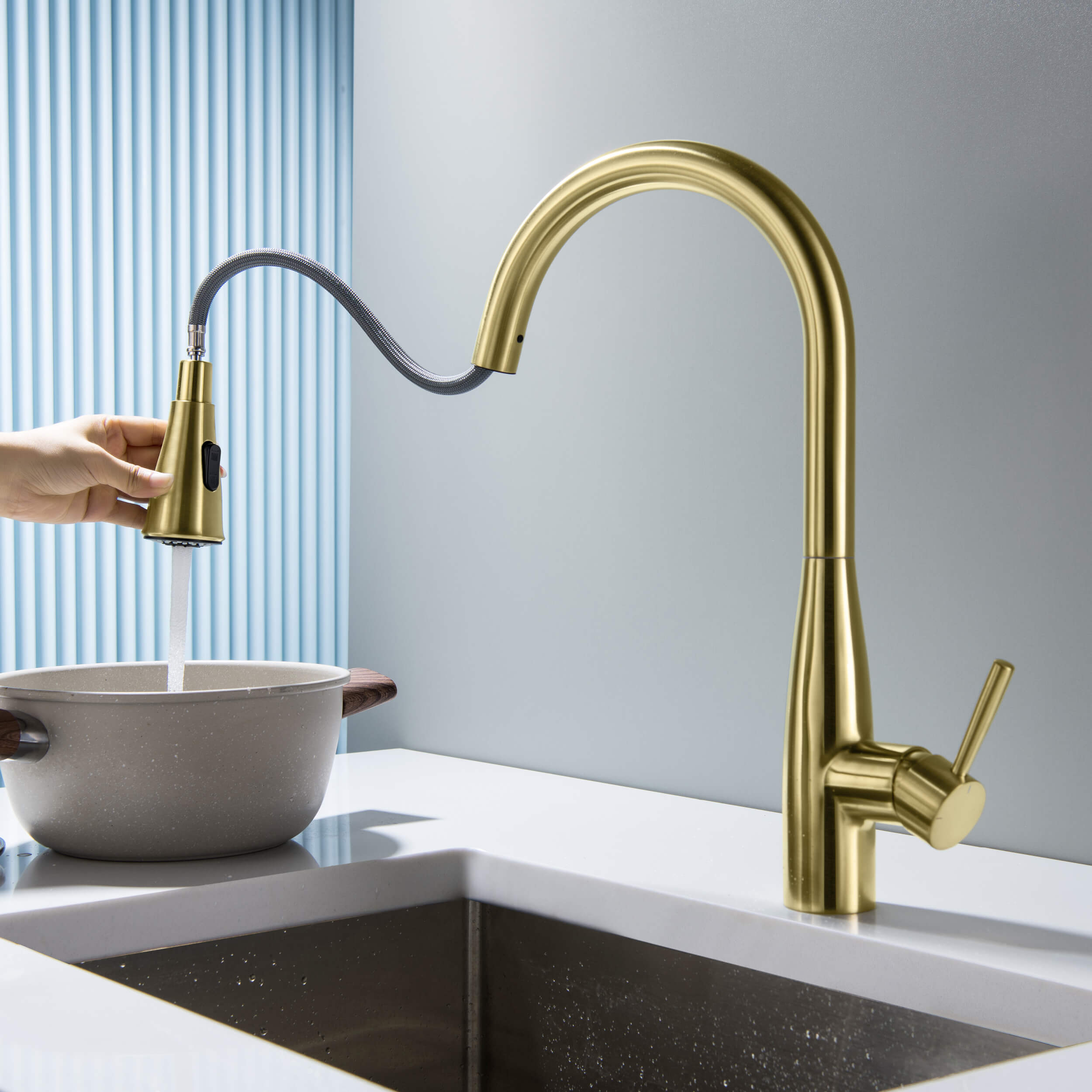 Plano-T Single Handle Pull Down Kitchen Sink Faucet - CKF-2016
