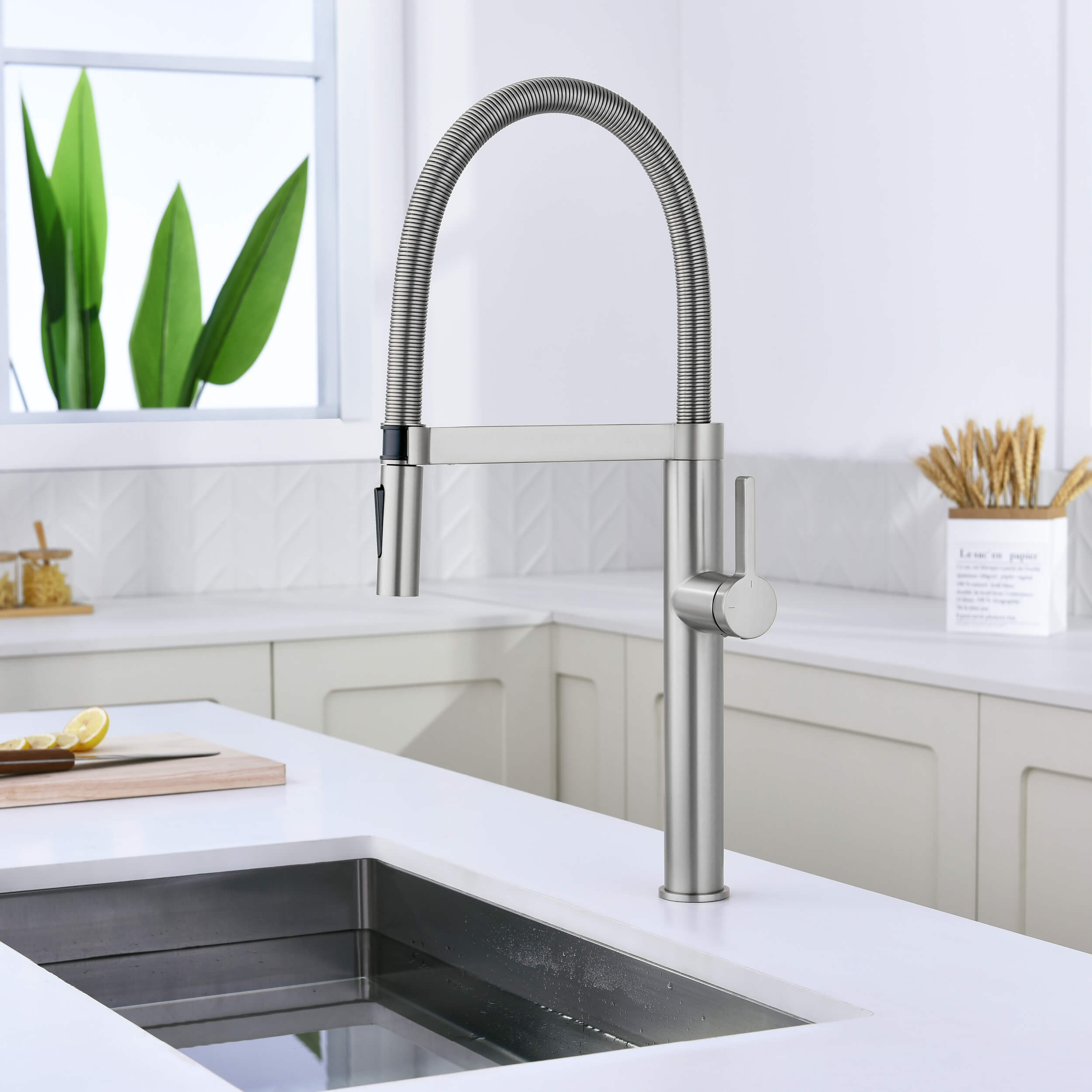 Neo Pro-style Single Handle Kitchen Faucet - CKF-2021