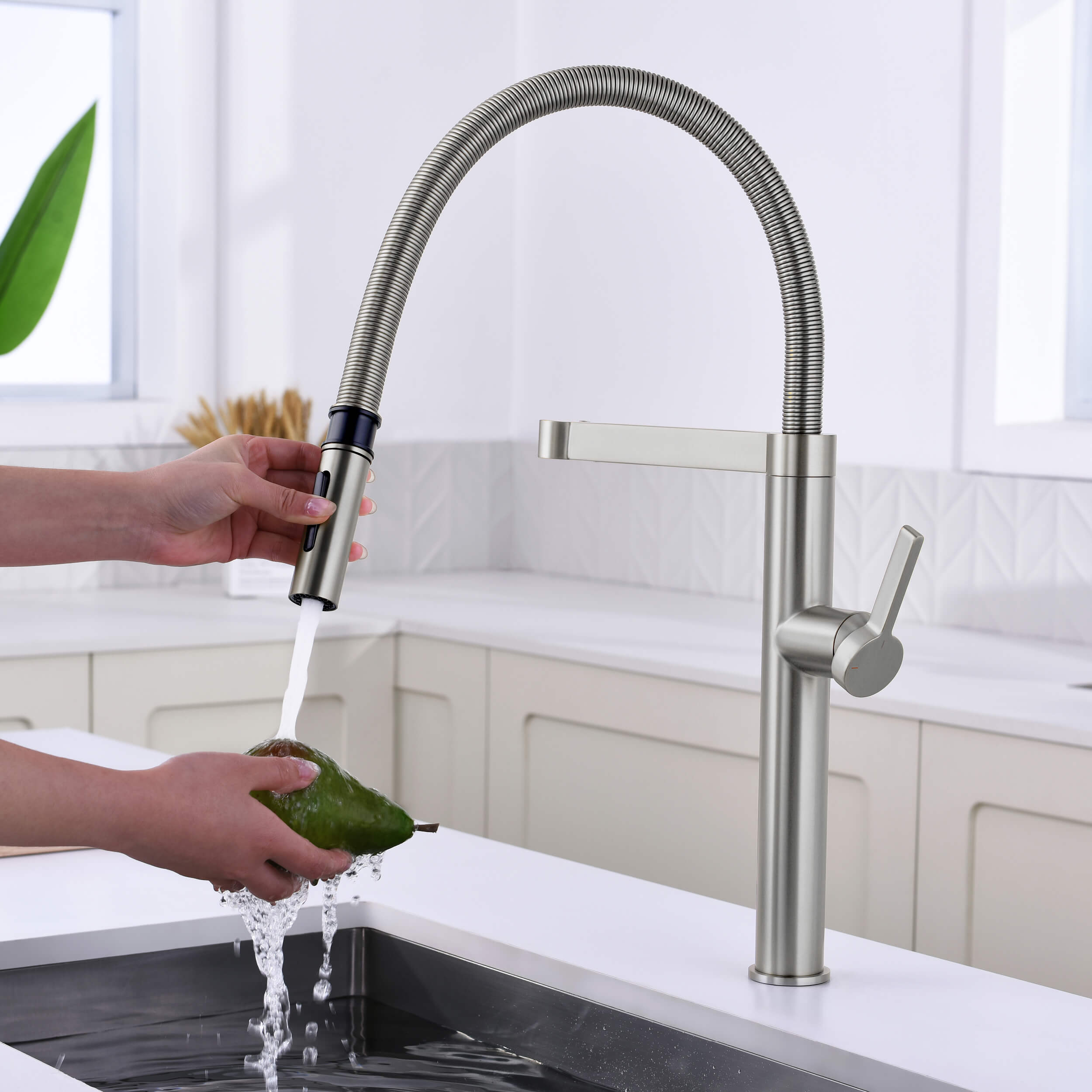 Neo Pro-style Single Handle Kitchen Faucet - CKF-2021