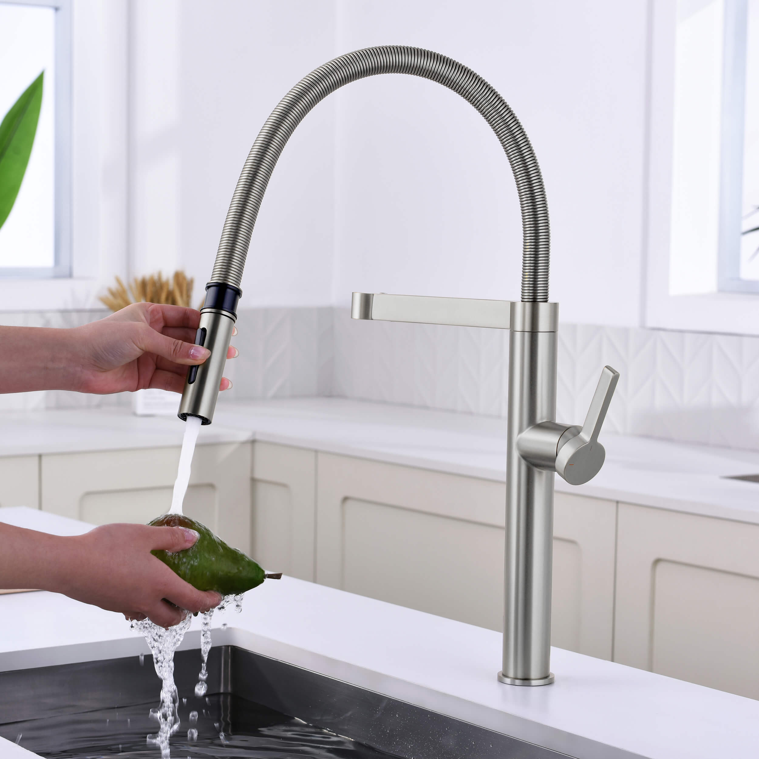 Neo Pro-style Single Handle Kitchen Faucet - CKF-2021