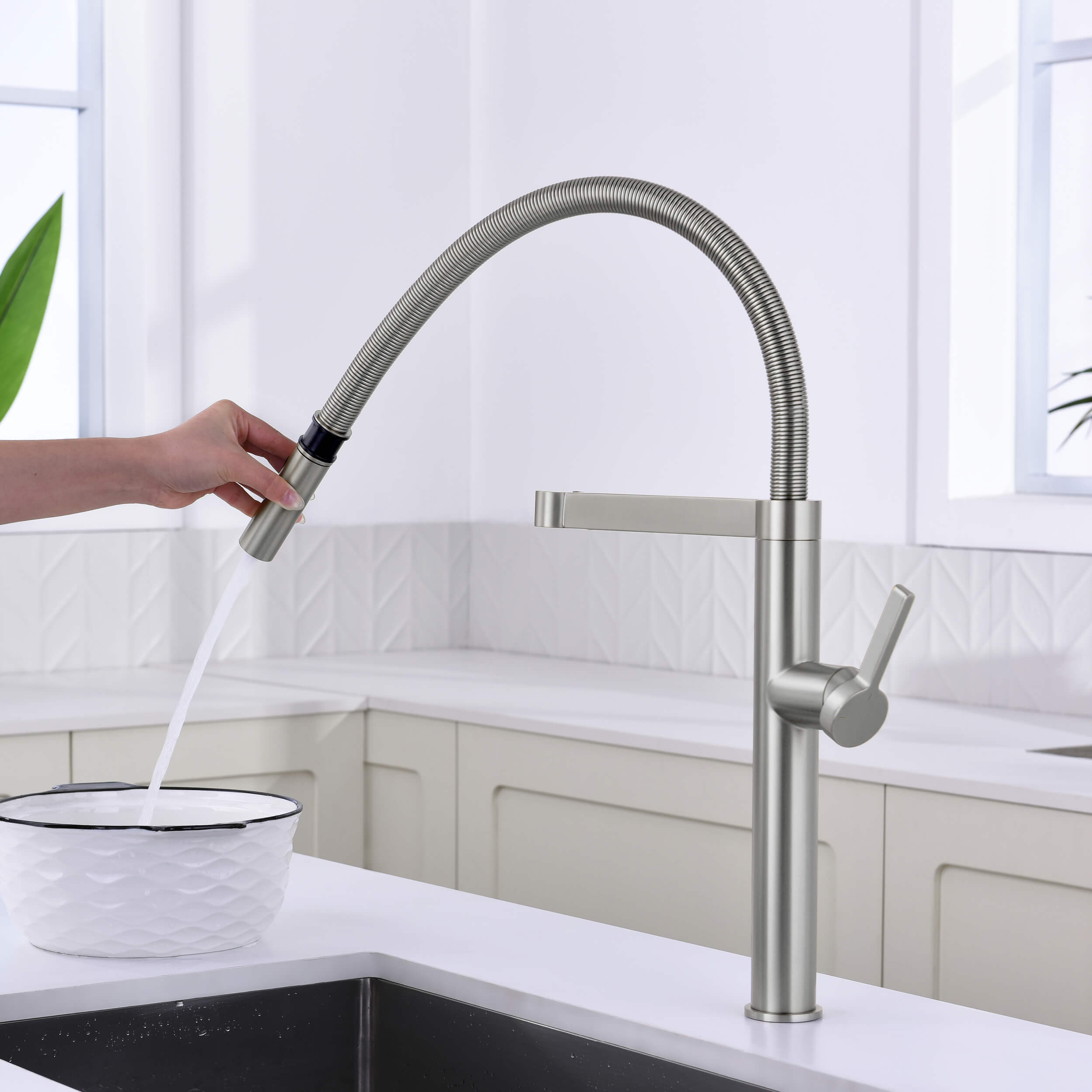Neo Pro-style Single Handle Kitchen Faucet - CKF-2021