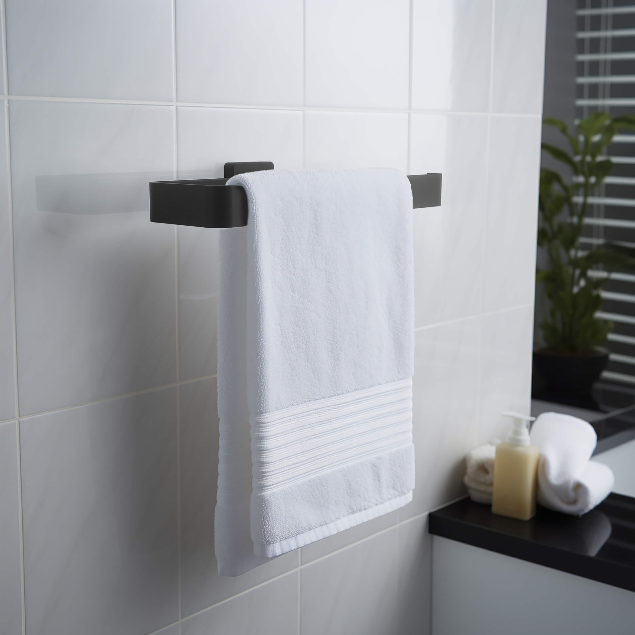 Fusion 10 inch Bathroom Towel Bar - CBA-1603