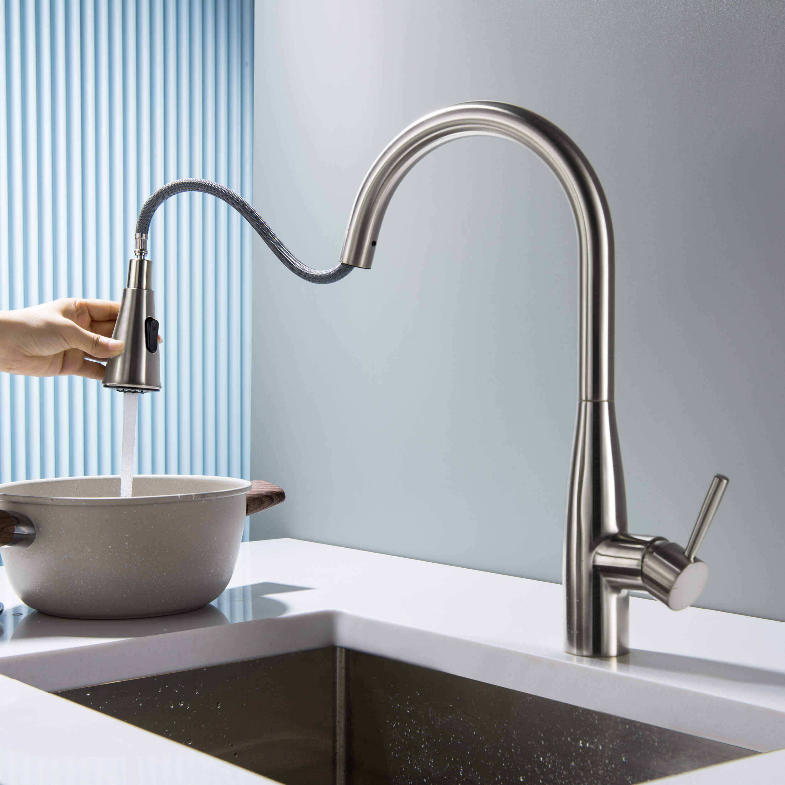 Plano-T Single Handle Pull Down Kitchen Sink Faucet - CKF-2016