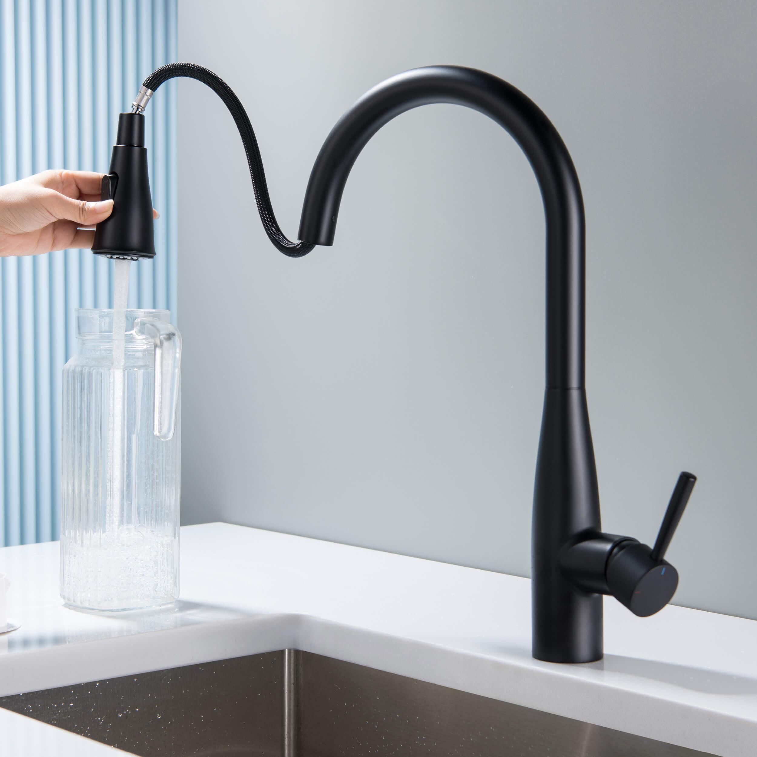 Plano-T Single Handle Pull Down Kitchen Sink Faucet - CKF-2016