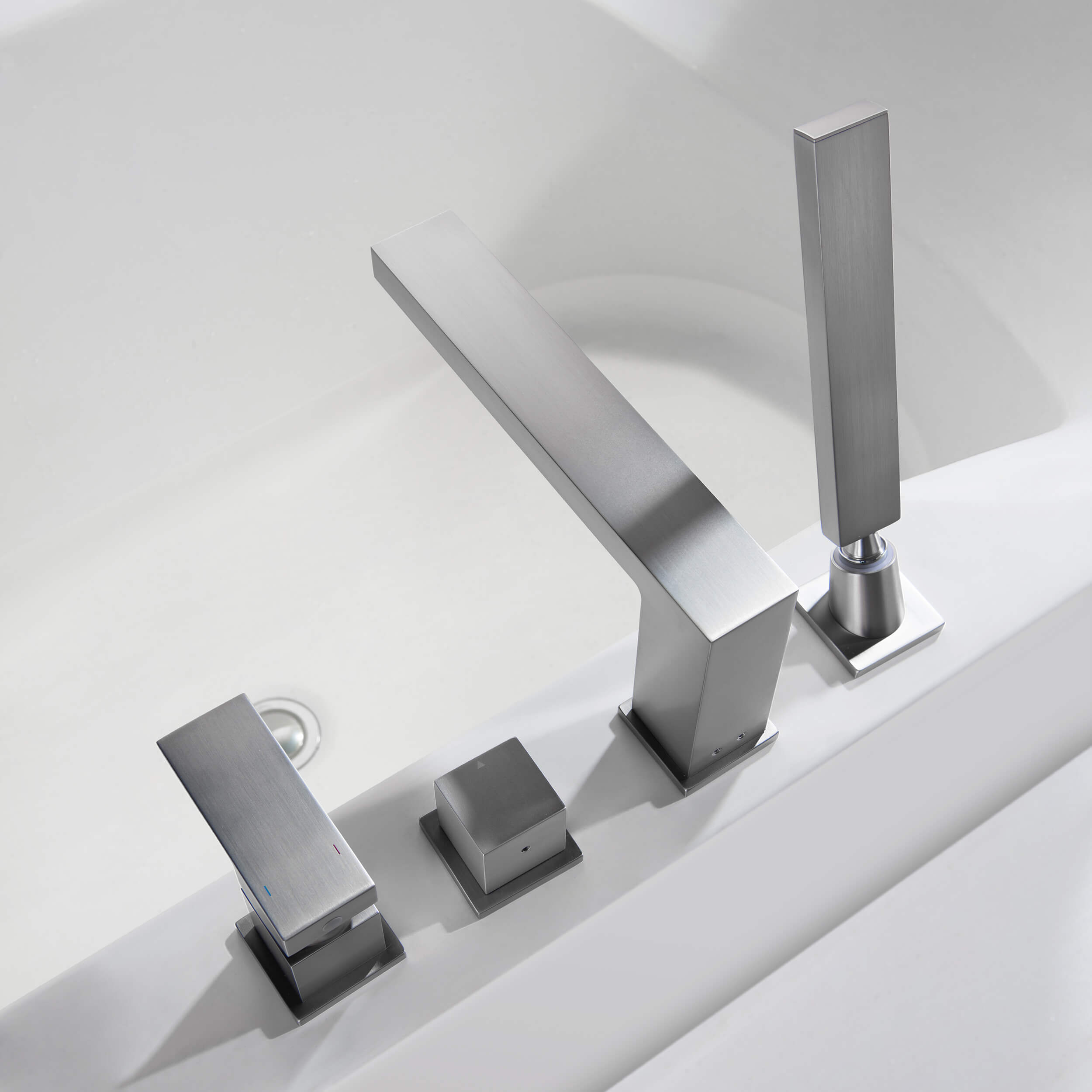 Quadra Deck Mounted Roman Bathtub Faucet with Hand Shower - CTF-3102